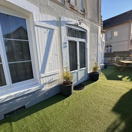 Les Embruns Apartment *